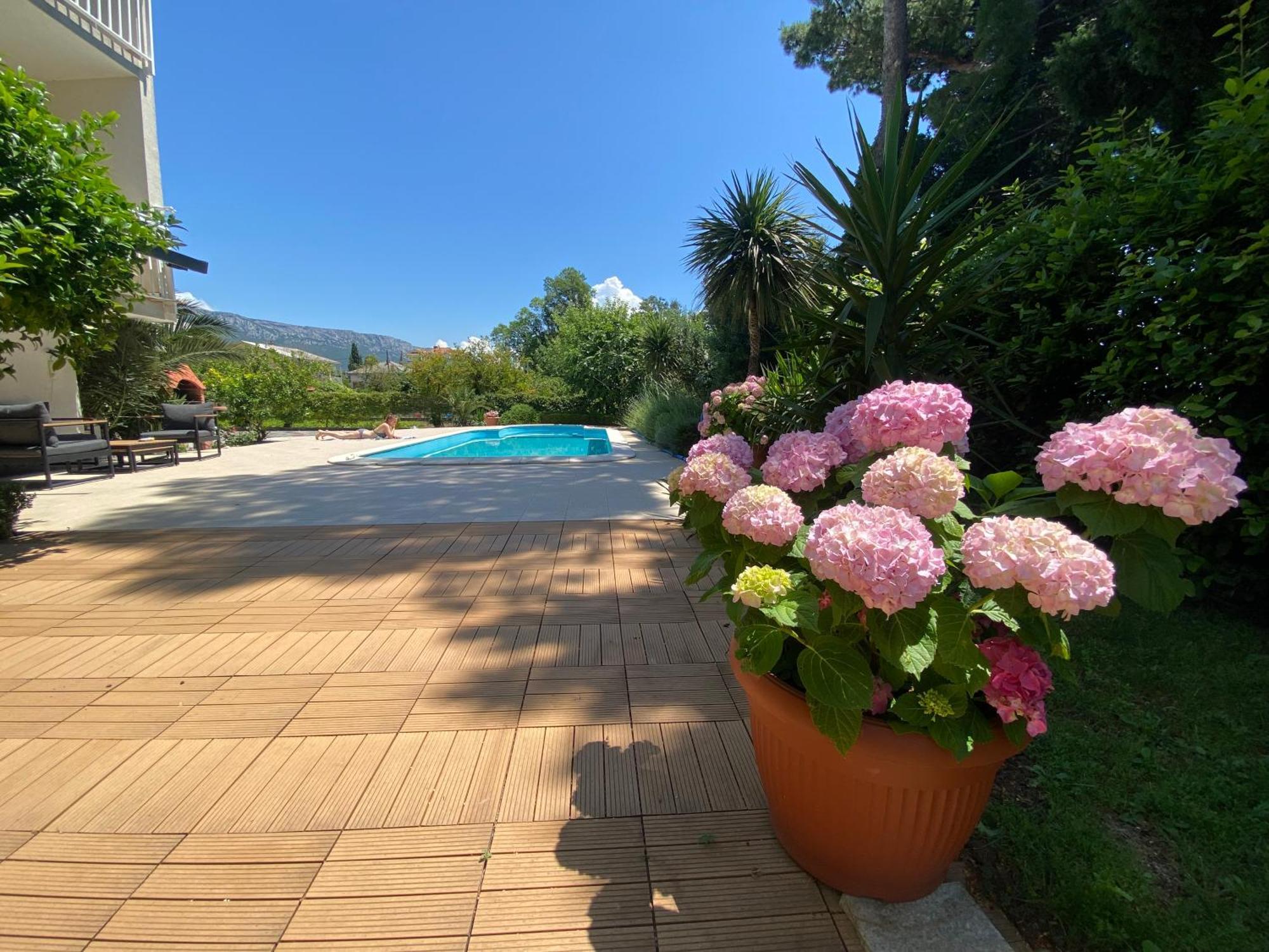 Villa Flora Kaštela 外观 照片