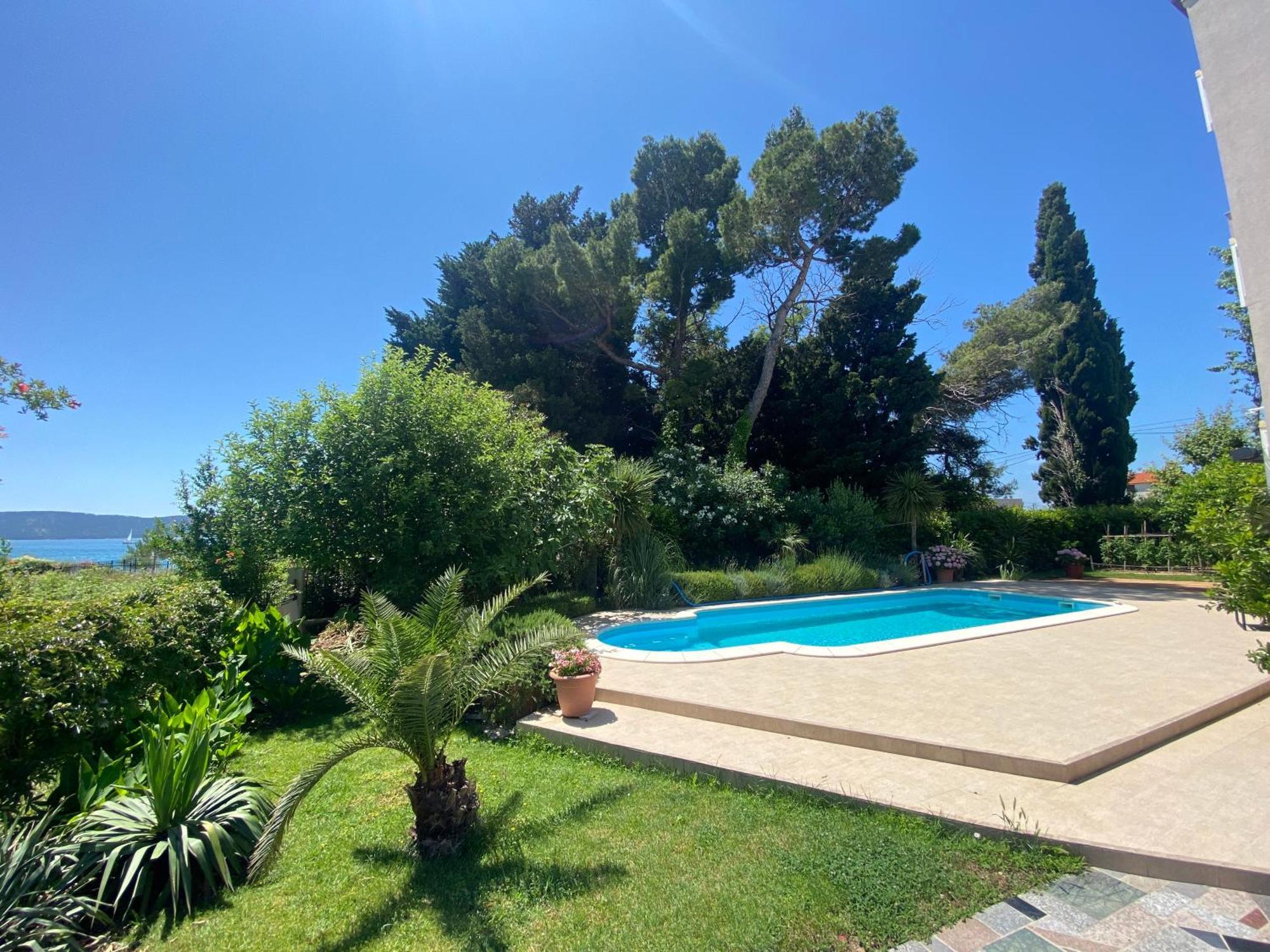 Villa Flora Kaštela 外观 照片