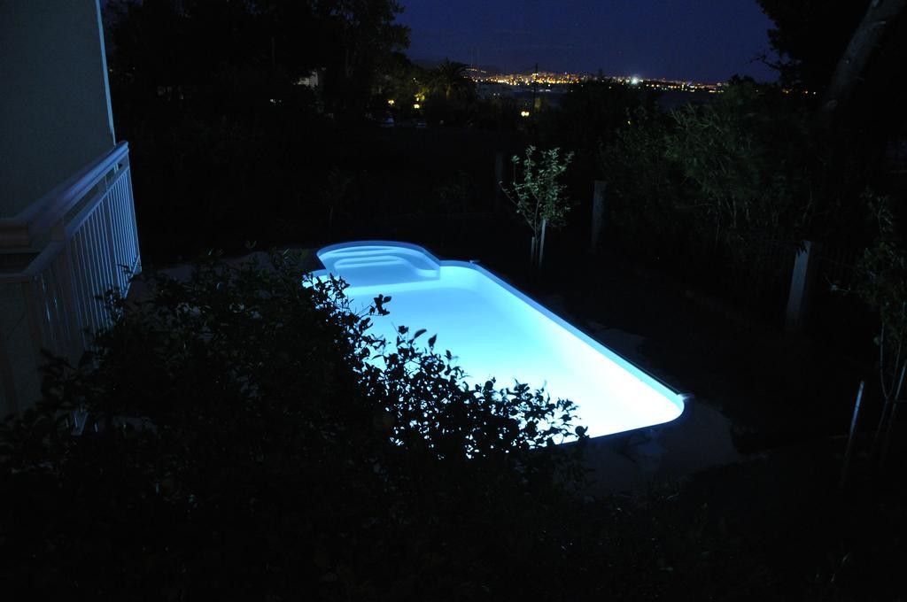 Villa Flora Kaštela 外观 照片